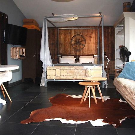 Garden House, Private Studio Apartment With Wifi And Free Parking For 1 Car วีสป์ ภายนอก รูปภาพ