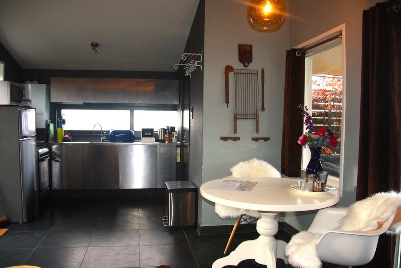 Garden House, Private Studio Apartment With Wifi And Free Parking For 1 Car วีสป์ ภายนอก รูปภาพ
